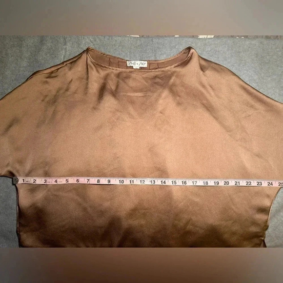 She + Sky 3/4 Sleeve Satin Blouse taupe size M - Picture 5 of 8